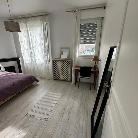 Holiday home Maison Jolie Orchidee Montreuil (Seine-Saint-Denis)
